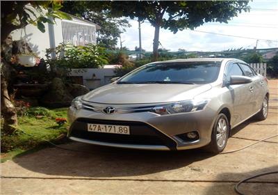 Thuê xe tự lái 4 chỗ số sàn