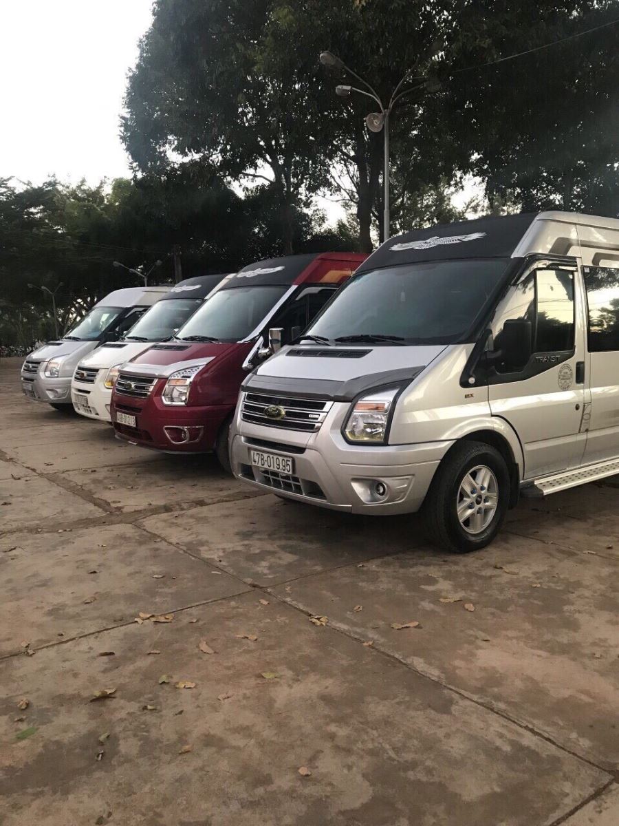 Thuê xe đón tiễn sân bay 4-45 chỗ