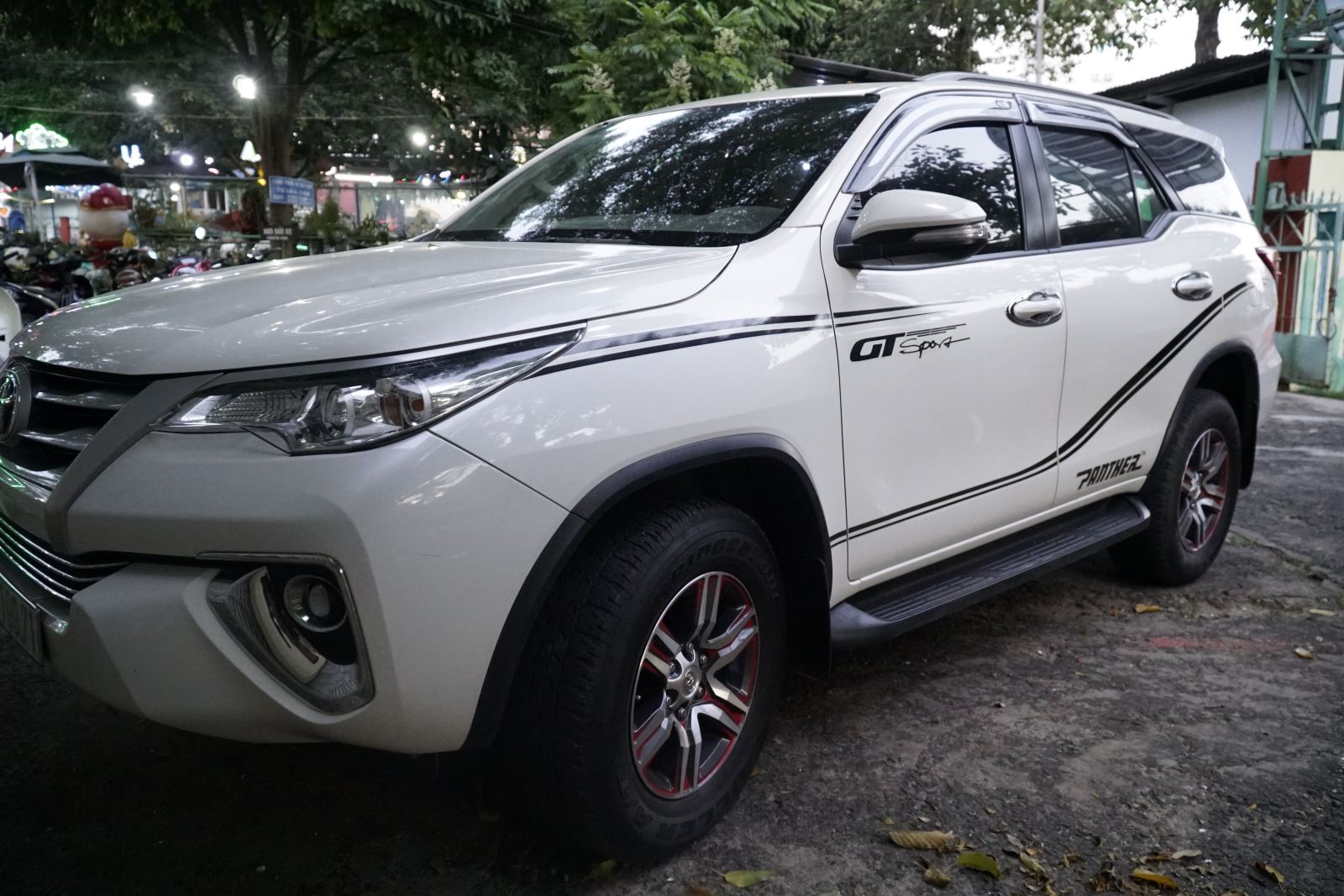 Thuê xe tự lái 7 chỗ FORTUNER 